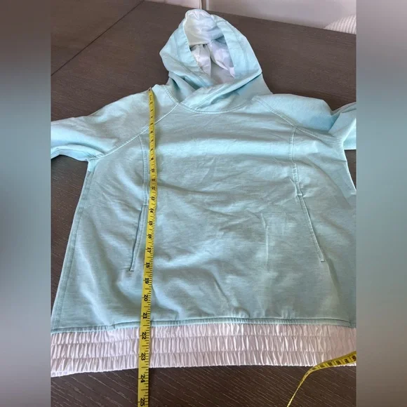 lululemon athletica Aqua Lightweight Pullover Hoodie - Picture 12 of 12